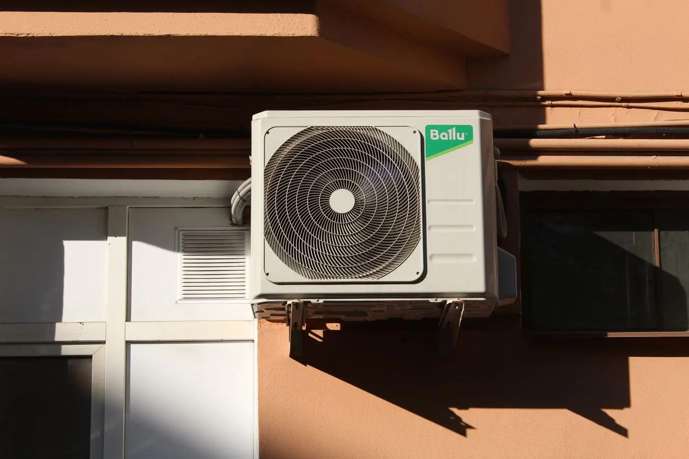 Outdoor air conditioner condenser unit